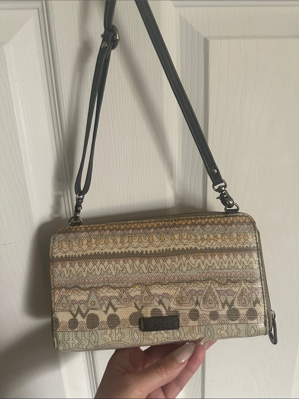 Boho Pattern Convertible Crossbody Wallet - Picture 2 of 4